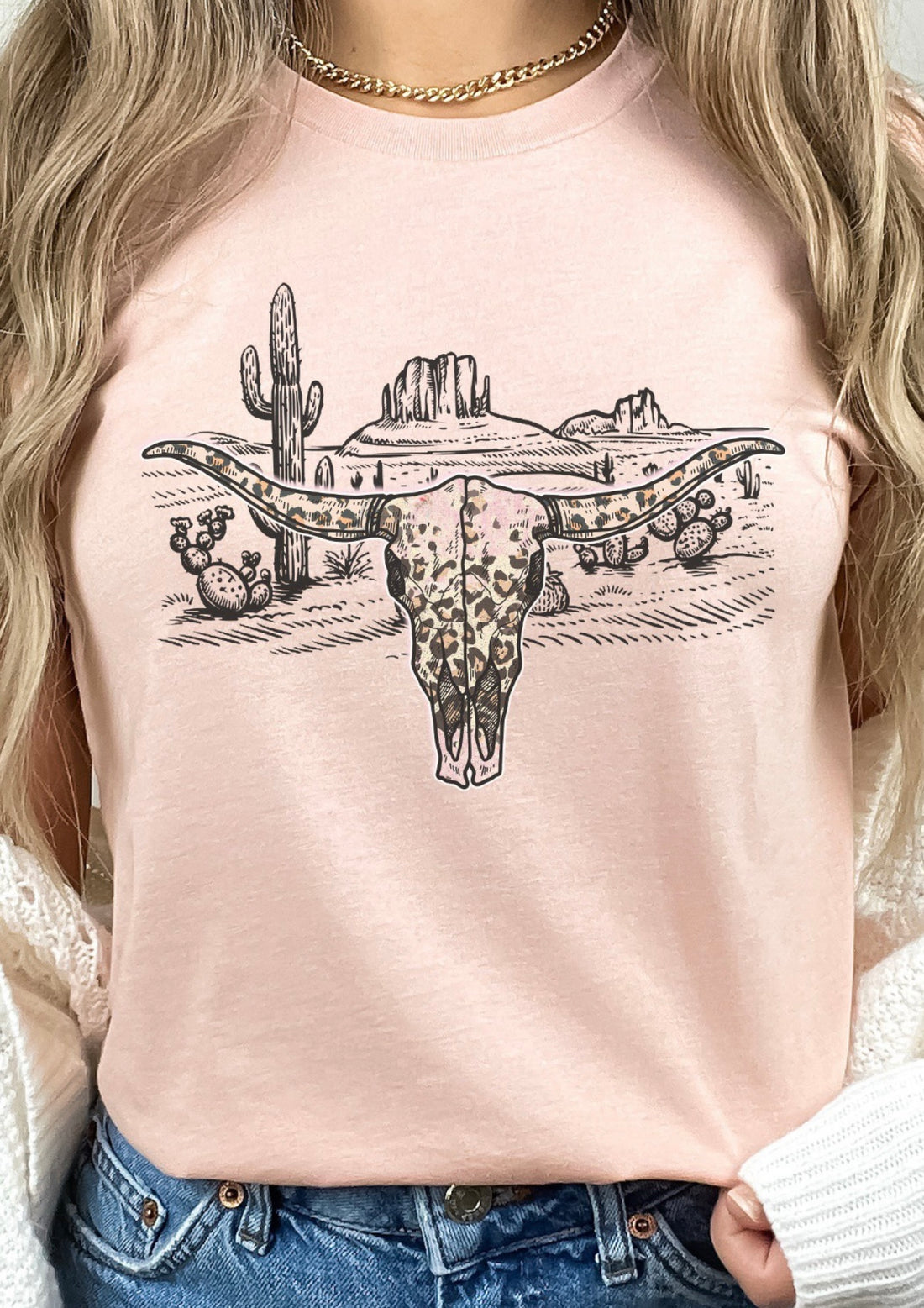 CURVY LONGHORN DESERT SKULL GRAPHIC TEE